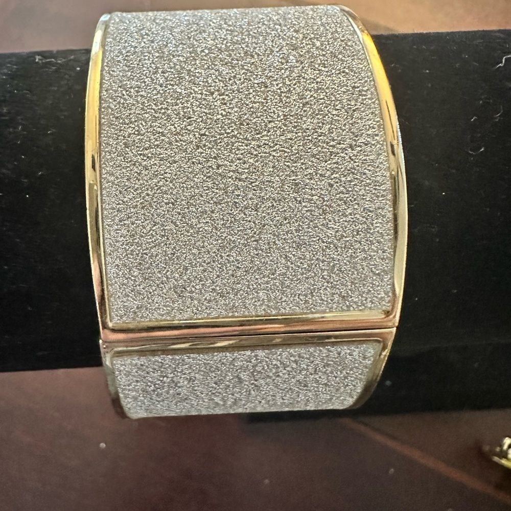 The Limited Bangle Cuff Sparkle Bracelet